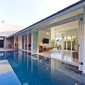 White Seminyak (Bali)